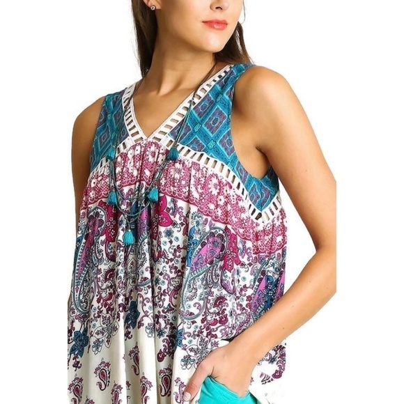 Paisley Print Sleeveless Tunic - Picture 4 of 5